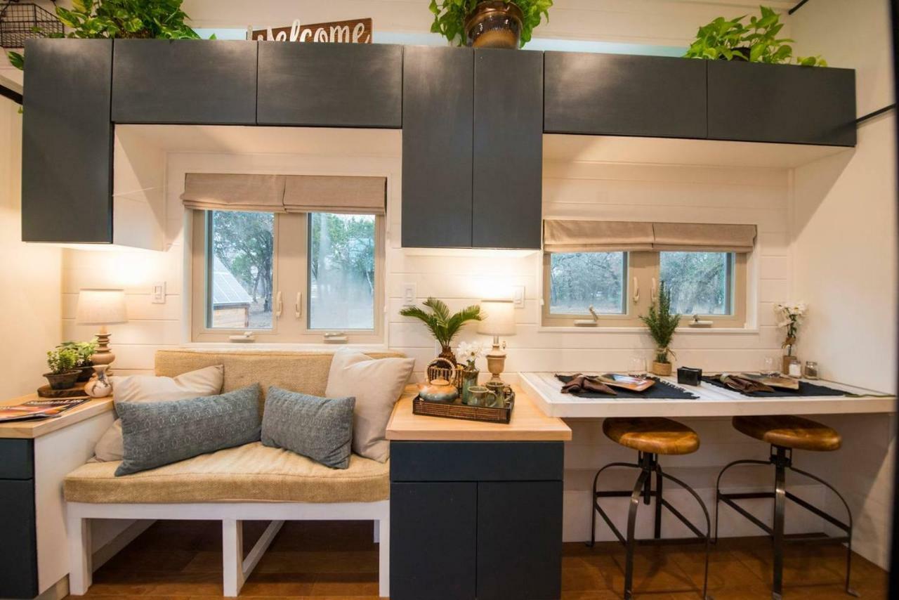 Villa Montana Escape Elegant Tiny House In Waco Near Magnolia Exterior foto